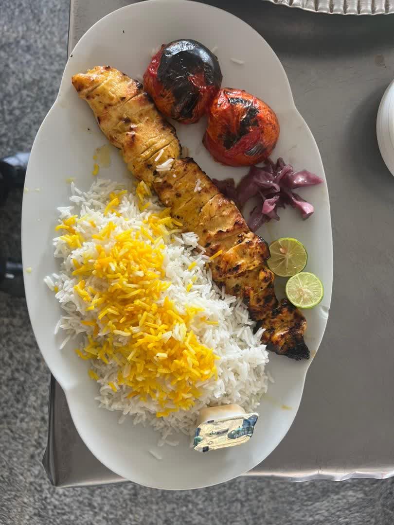 عکس شماره 0 منوی جوجه کباب زعفرانی 250 گرمی و پلوی زعفرانی